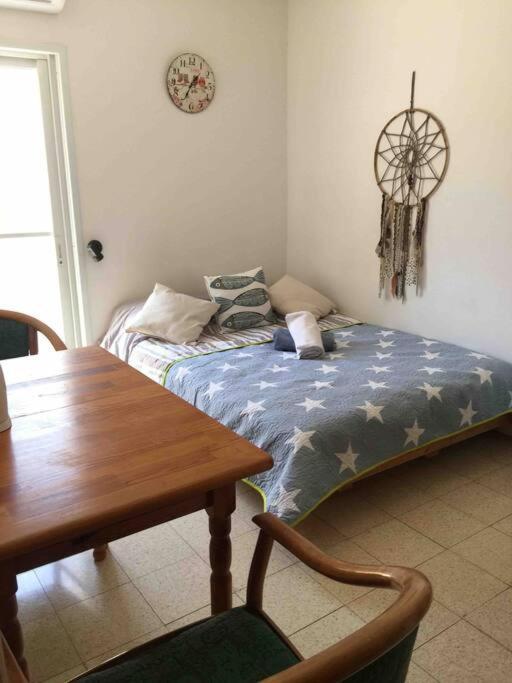 The Little Dorm And Beer Apartment Arad Bagian luar foto