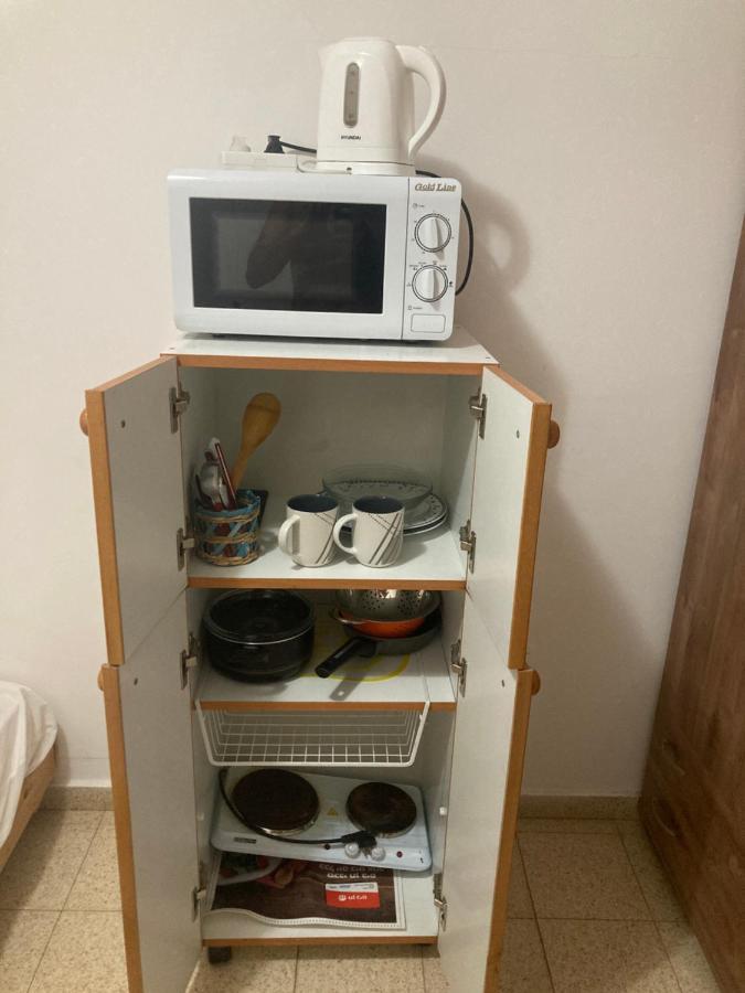 The Little Dorm And Beer Apartment Arad Bagian luar foto